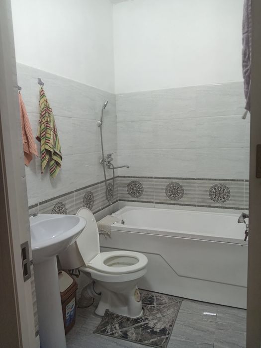 Dom sotiladi hujjatlari joyida -1 etaj 50 Kv 2 xonalik