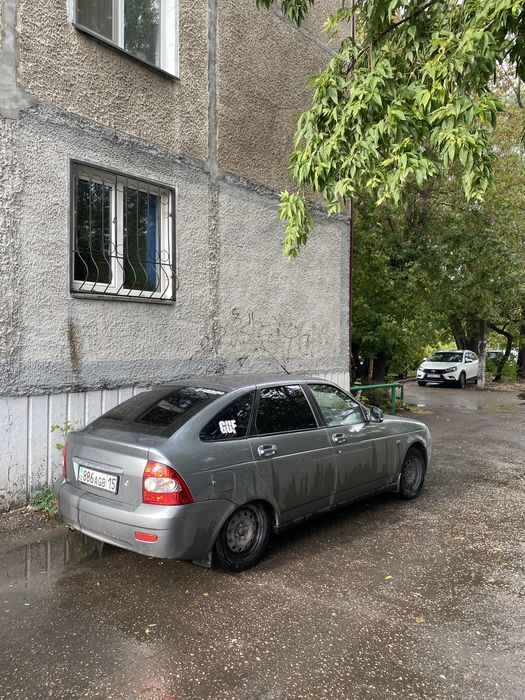 Приора 2010 года полулюкс