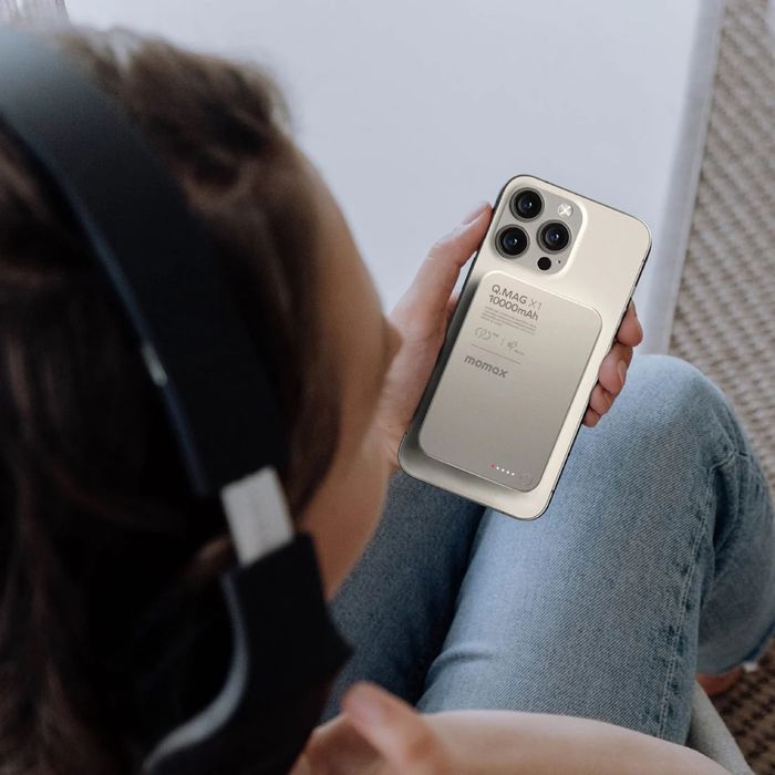 MOMAX Magnetic Wireless Power Bank 10000mAh - Gen 2