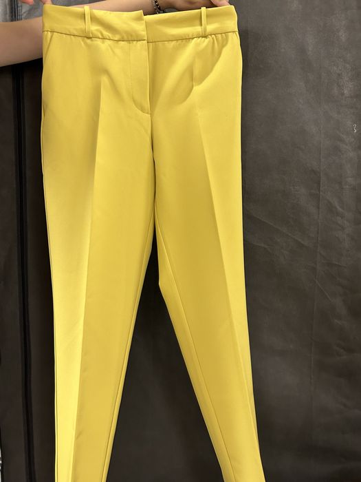 Жълт елегантен панталон