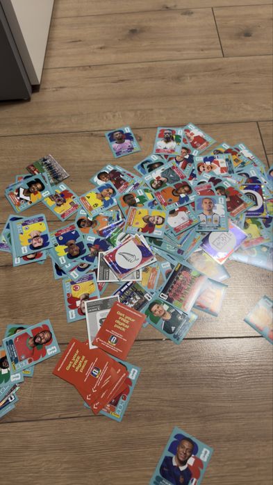 Продавам стикери на panini fifa world cup 2026