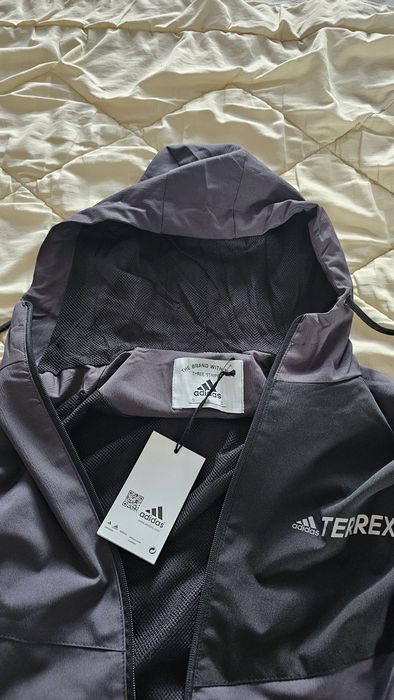 Чисто ново есенно яке Adidas terrex S