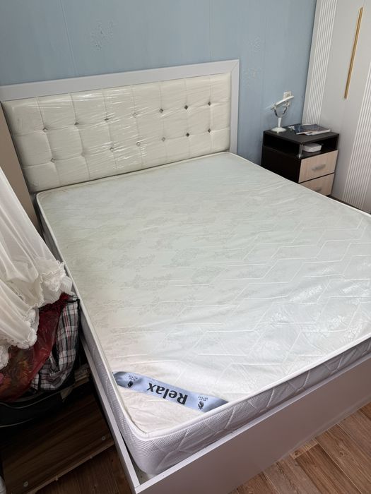 Продам двухспальную кровать