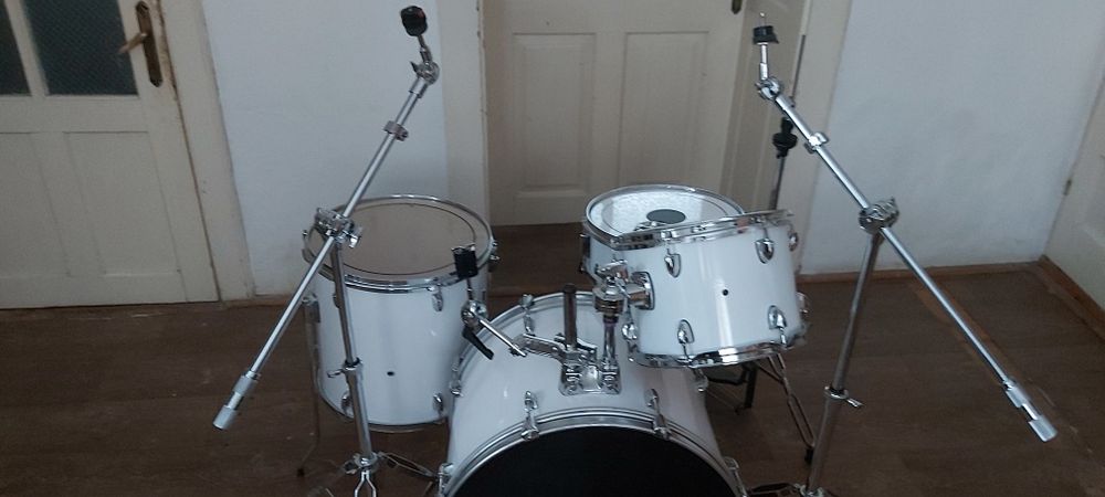 Vând set de tobe Yamaha