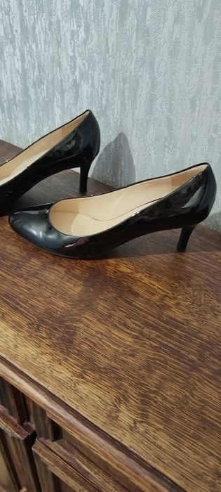 Продам отличные туфли.