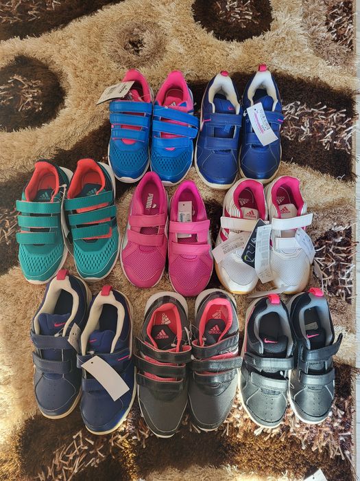 Vând Încălțăminte Noi