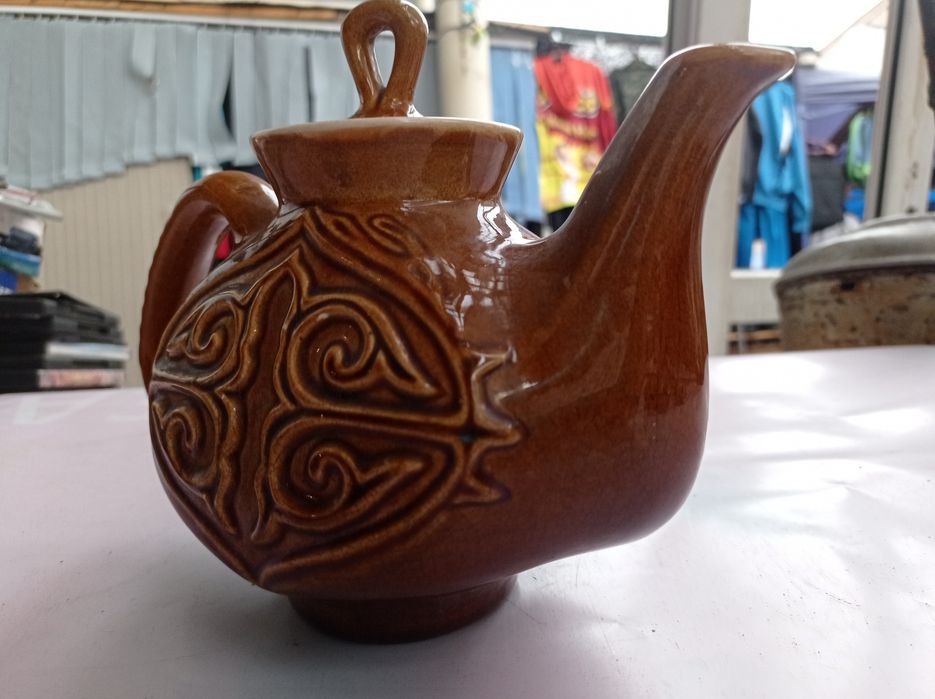 Продам фарфоровый чайник СССР олимпиада 80
