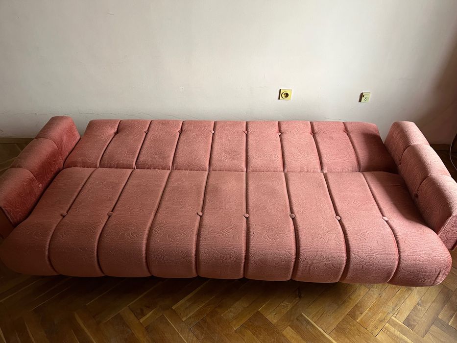 Разтегателен диван