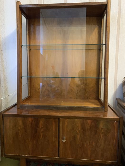 Сервант-витрина Польша