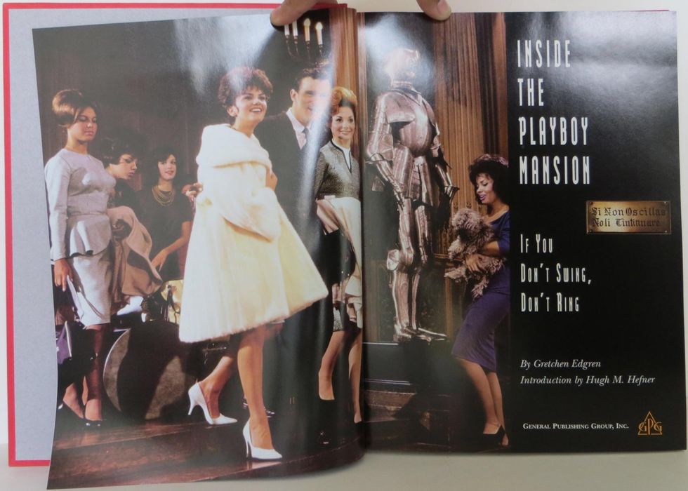 Carte Inside the Playboy mansion Editie USA 1998