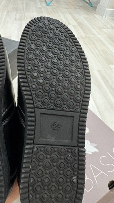 Продам туфли для мальчика