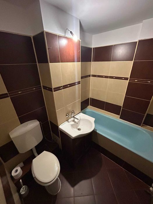 Vând apartament 4 camere (85 mp) – Ultracentral, Teiuș, județul Alba