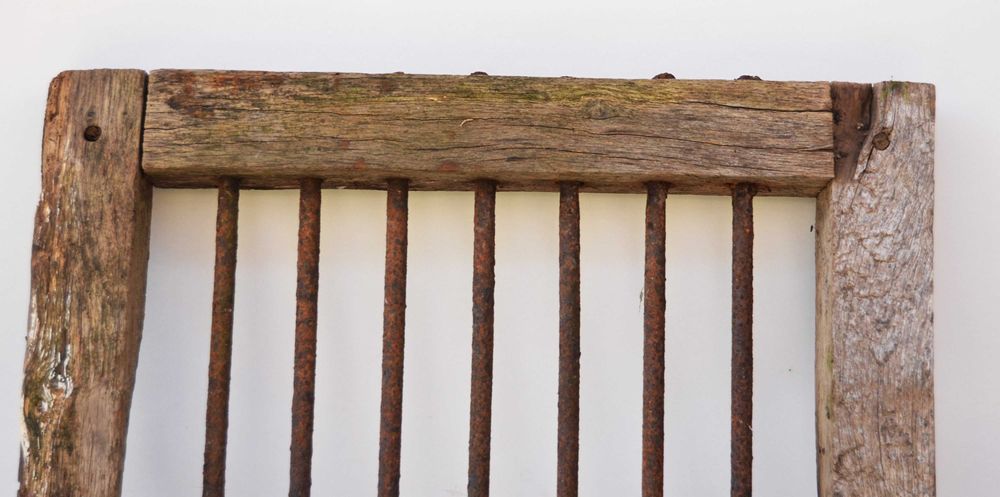 Fereastra cu zabrele pentru beci lemn masiv cu fier forjat