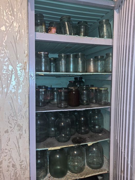 Отдам банки. Самовывоз.