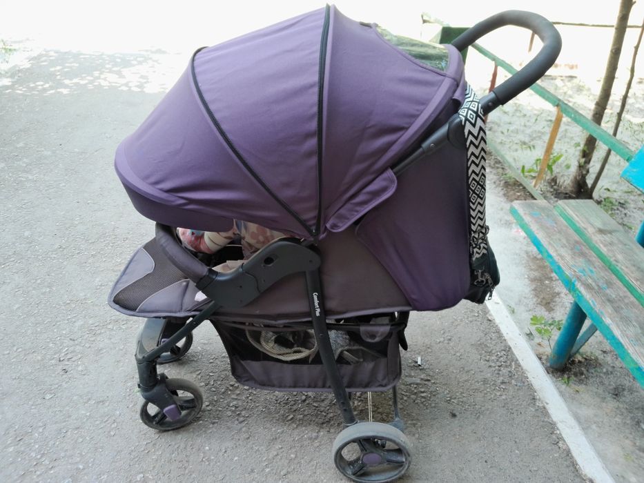 Детская прогулочная коляска