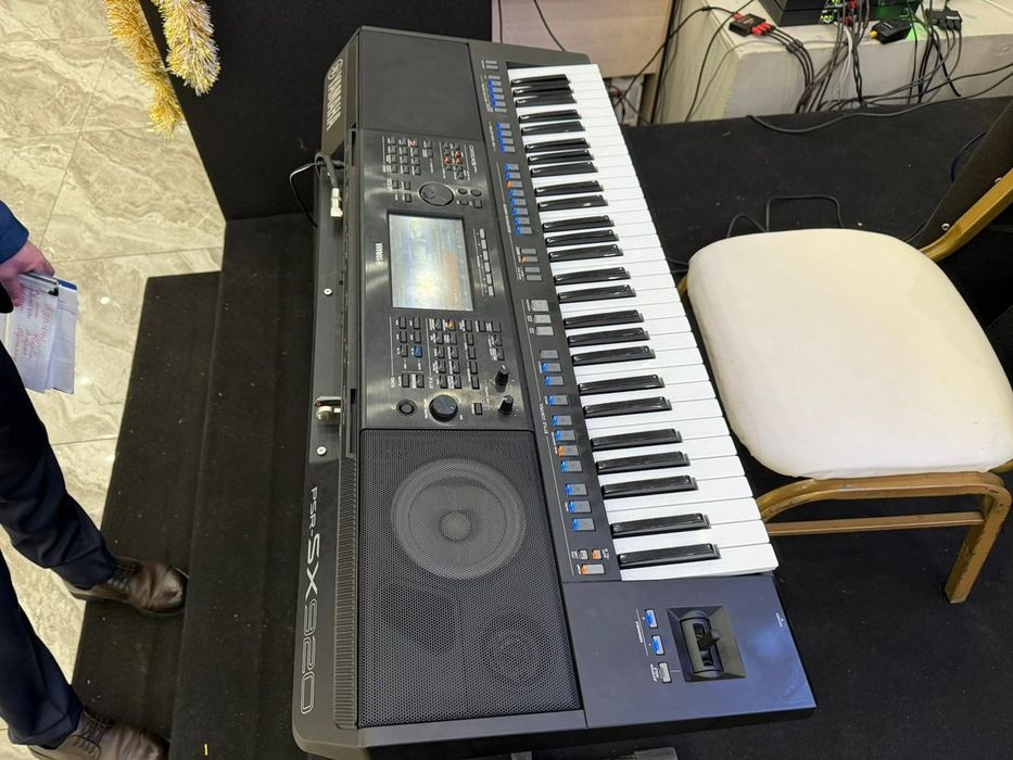 Продам ямаха PSR920