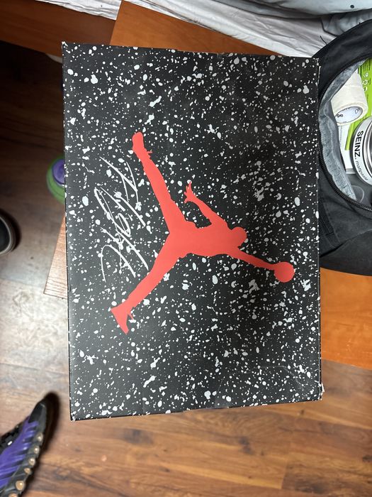 Здравейте. Продавам JORDAN SPIZIKE LOW, в отлично състояние като-нови, носени са не повече от 7 пъти.