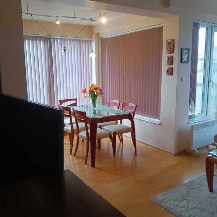 Апартамент с четири спални в район Чаталджа!