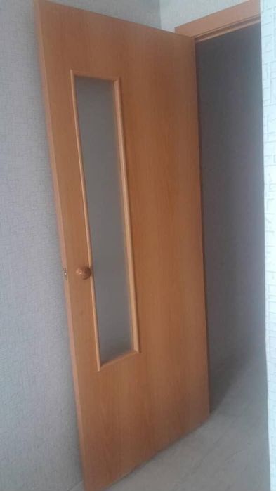 Продам Двери 2000