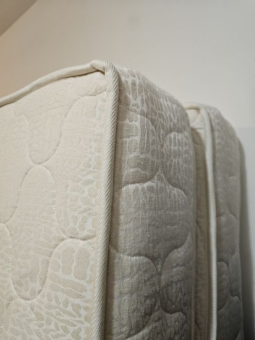 Единични матраци (2 бр.) почти нови 200x70x20