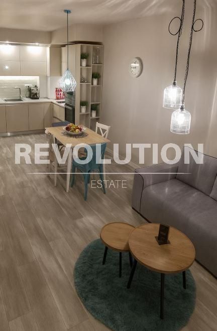 Двустаен апартамент в района на Окръжна болница!