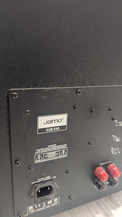 тонколони  Jamo с усилвател