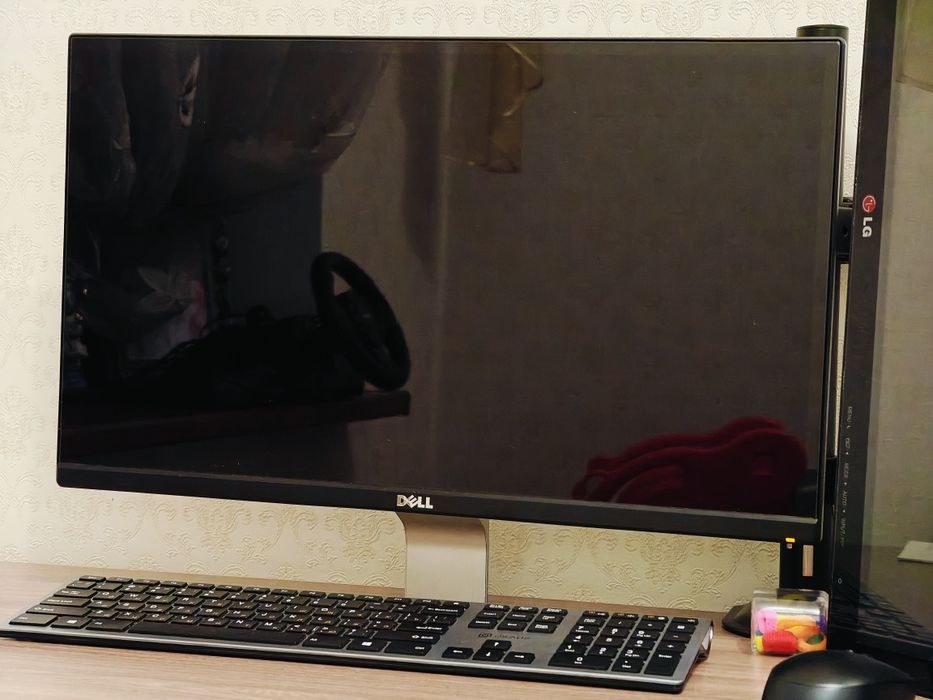 Монитор 24 LG Dell