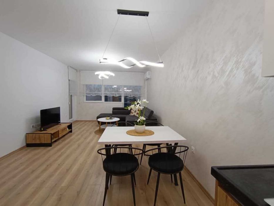 Дава се под наем Двустаен апартамент в Хасково, Младежки хълм - 70 кв.м за 500 € - Снимка #2