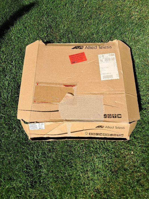 Switch 48 porturi Allied Telesis