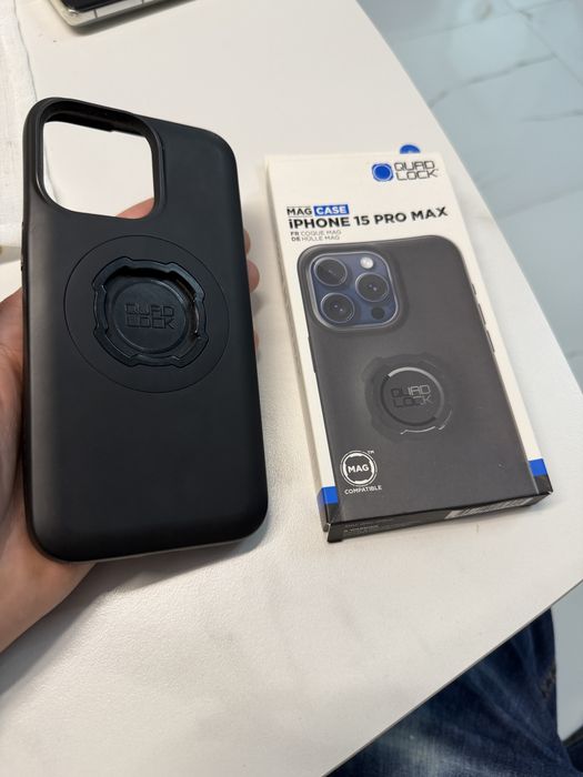 Husa QuadLock iPhone 15 Pro Max