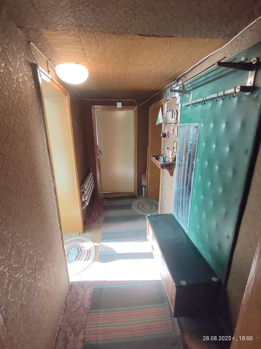 Продавам етаж от къща в Първомай