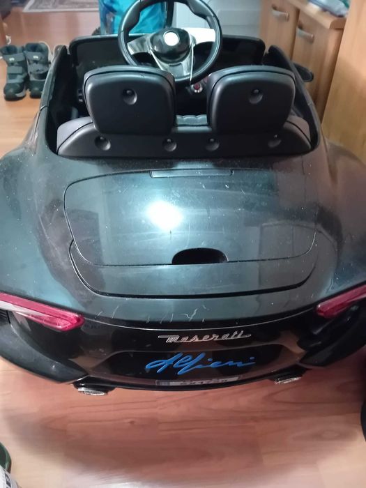 Masina electrica -Maserati