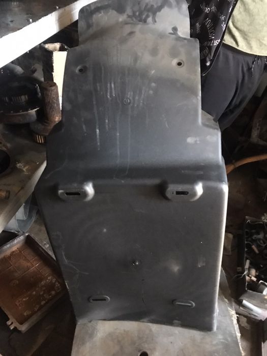 Переднее крыло на Ивеко Стралис