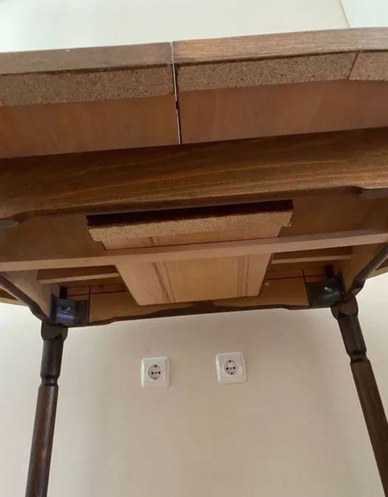 Трапезна маса от масивно дърво, разтегателна