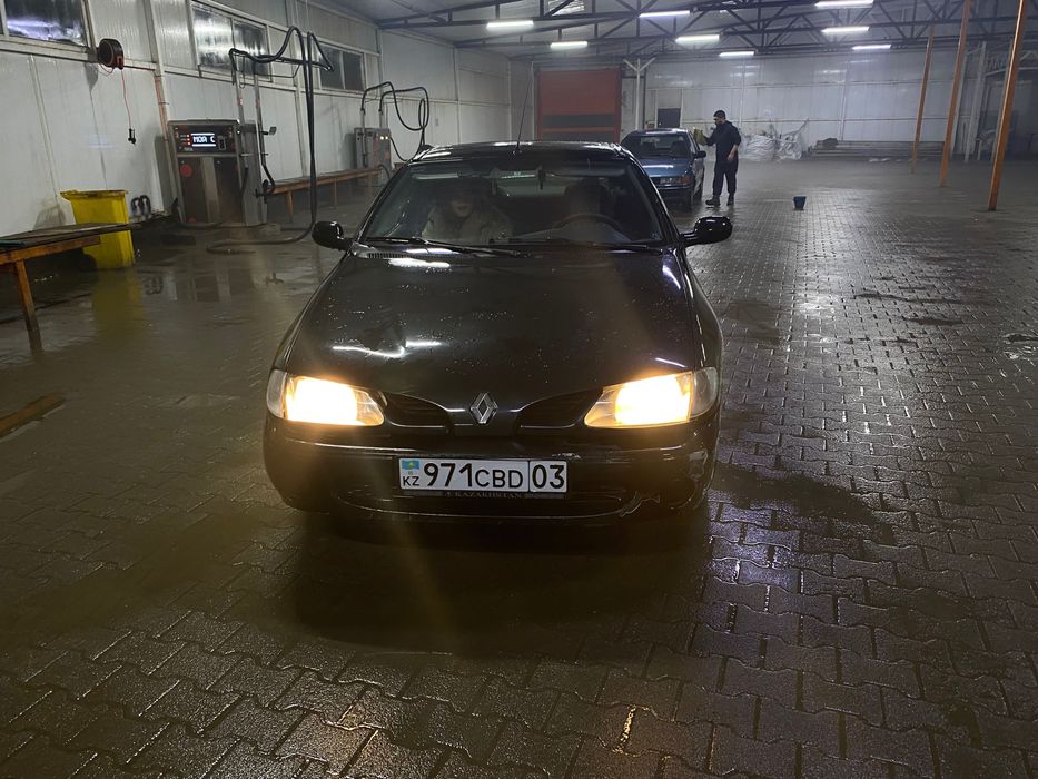 Renault megane coupe объем 2 литра 2000 года