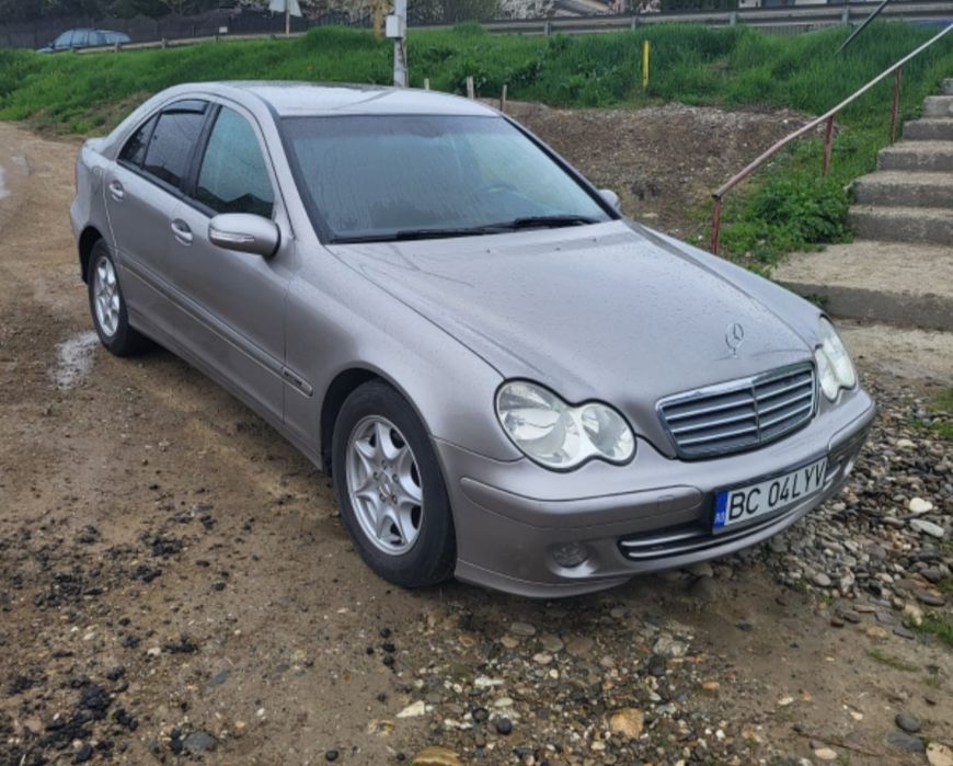 Mercedes    c180