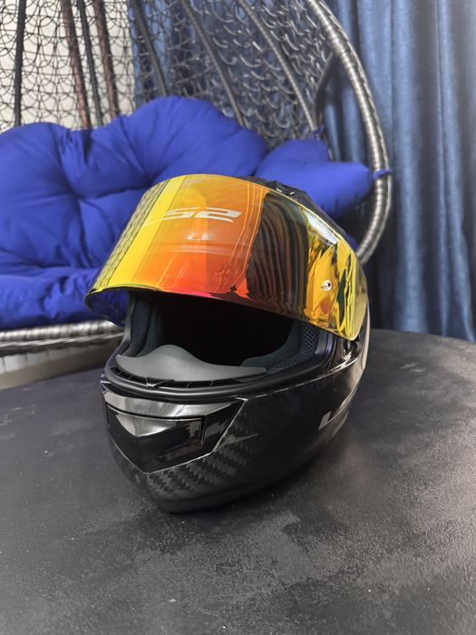 Продается карбоновый шлем LS2 FFB01 carbon  M