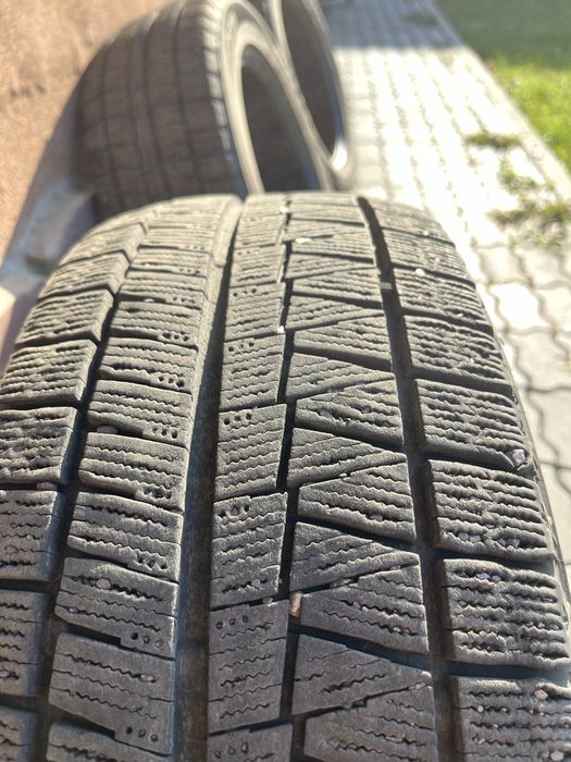 Зимние шины Bridgestone Blizzak Revo