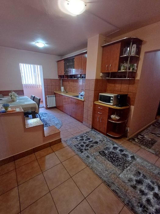 Închiriez apartament