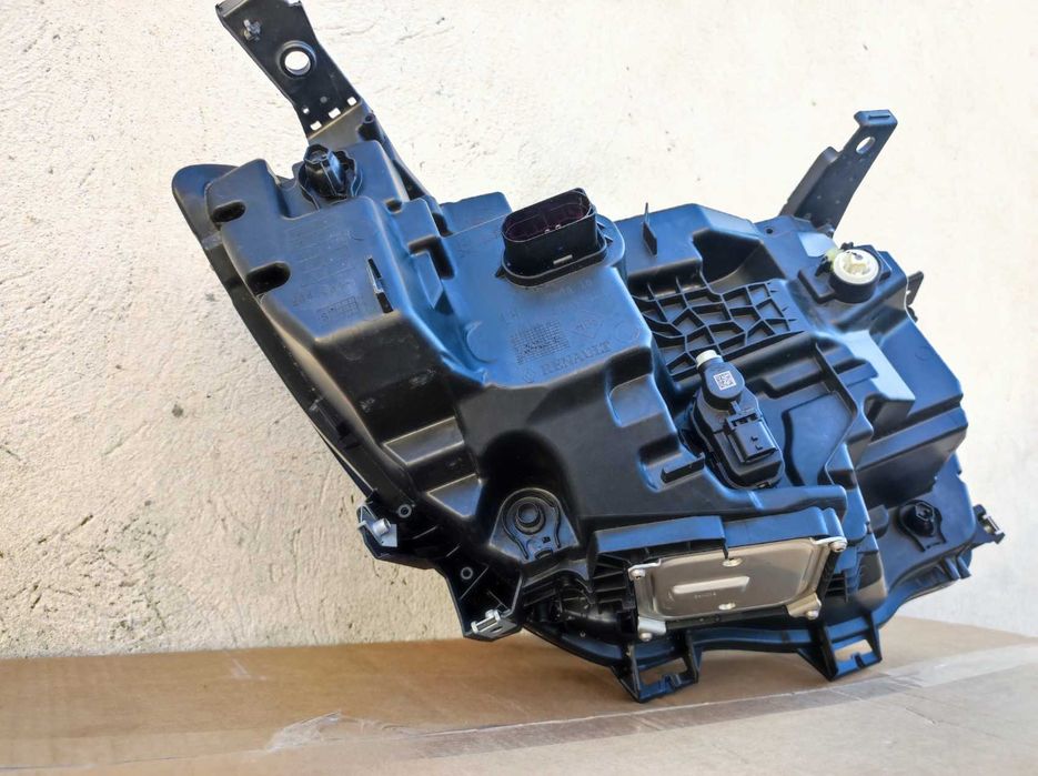 Far stanga Renault Austral original IMPECABIL
