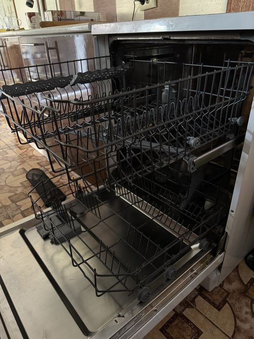 продам посудомоечную машину