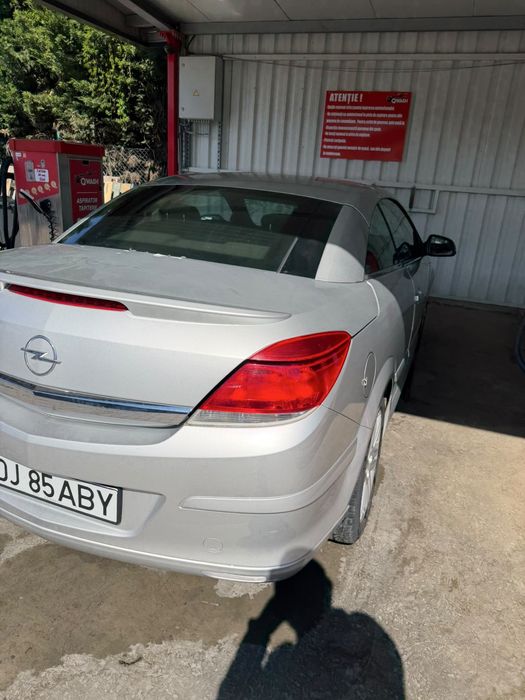 Opel astra h twin top