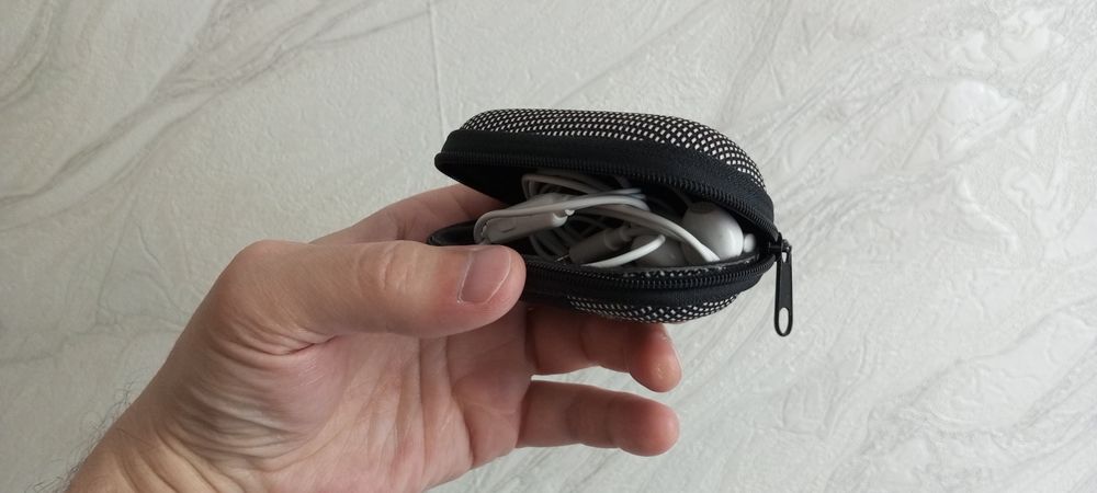 Продам новый - Кейс для проводных - наушников.