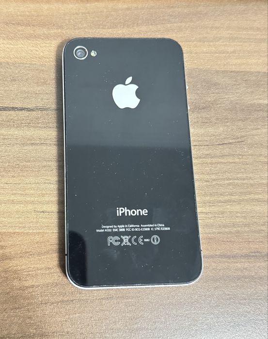I phone 4 black