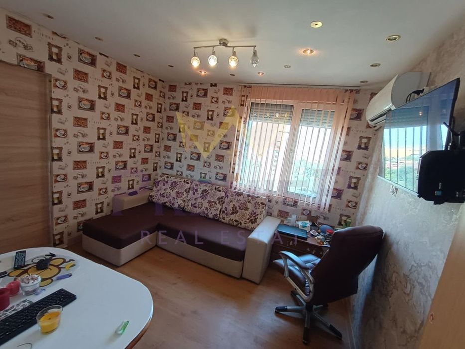 Продава се Тристаен апартамент в Бургас, Славейков - 66 кв.м за 2023 €/кв.м - Снимка #4