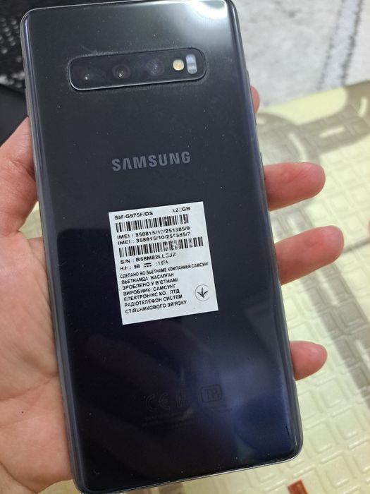 Смартфон Samsung S10+