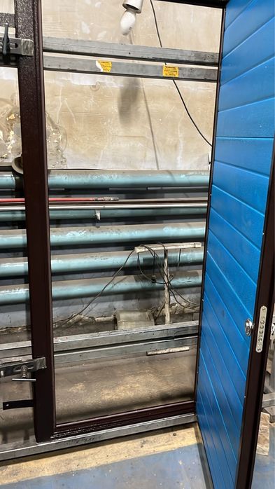 Продам двери утепленные из сэндвич панелей