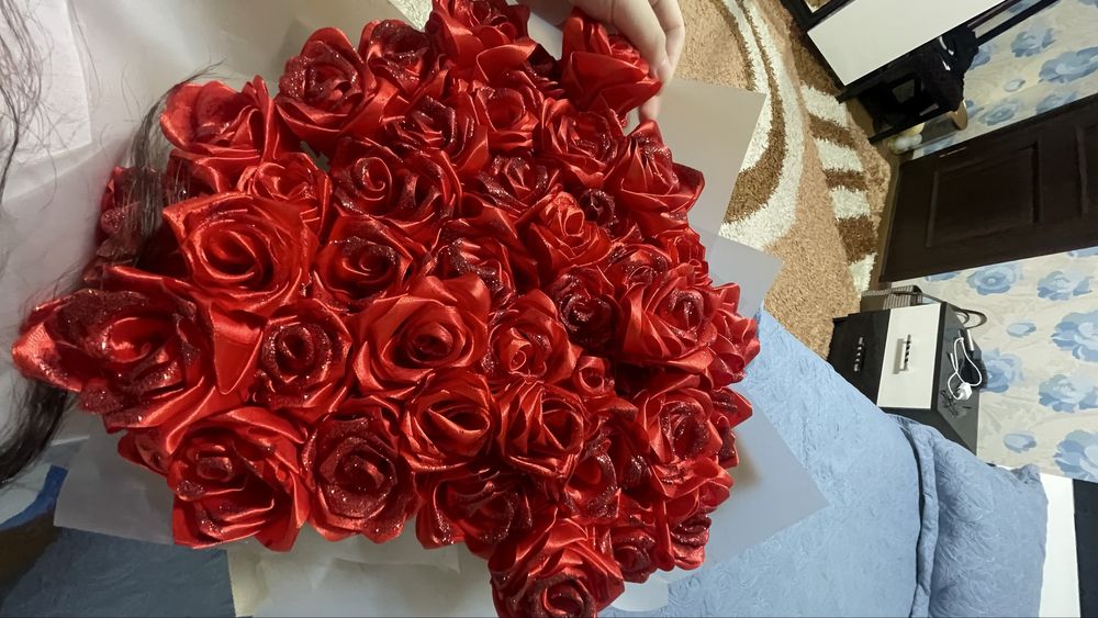 Цветы из ленты.Сейчас очень дорого стоит я продаю за 5000,45 шт