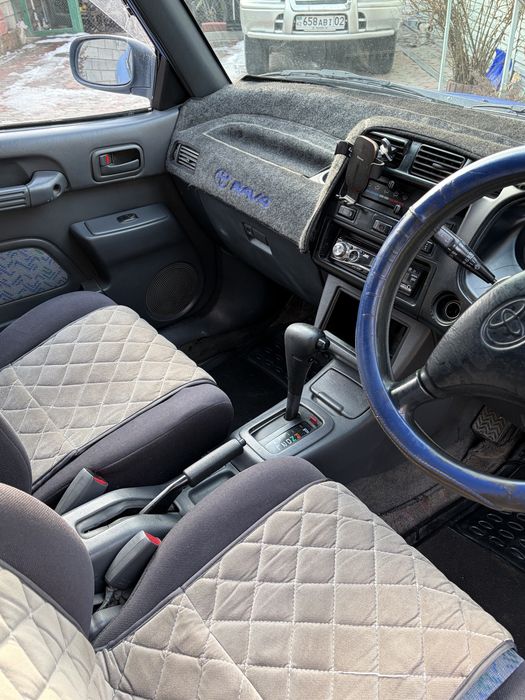 Toyota RAV4, 1995