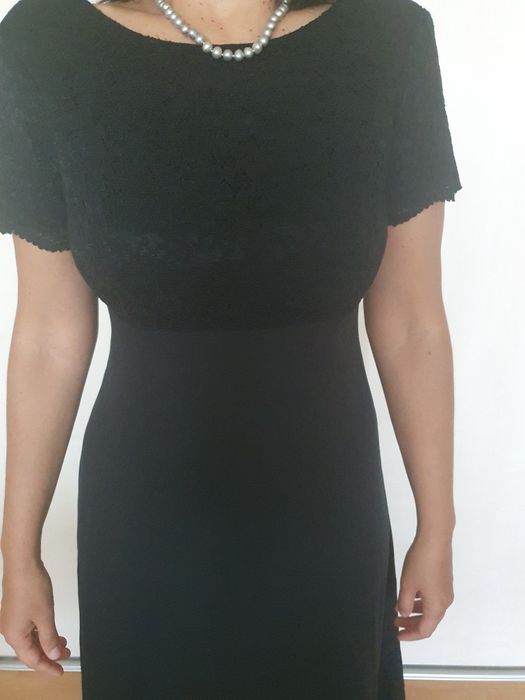 Rochie de seara, cu minitrena cu trandafiri, eleganta